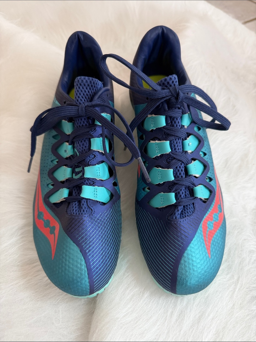 Saucony women’s Showdown track and field sprinting spikes - Teal, Navy & Coral